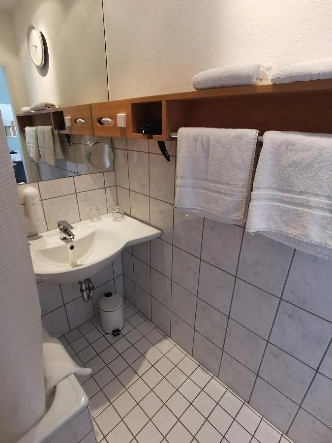 Max Hotel Duesseldorf Self-Check-In