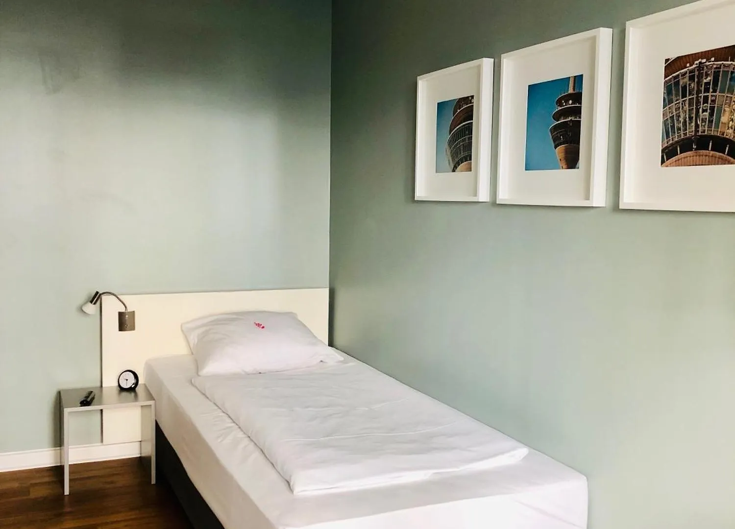 Max Hotel Duesseldorf Self-Check-In  Dusseldorf